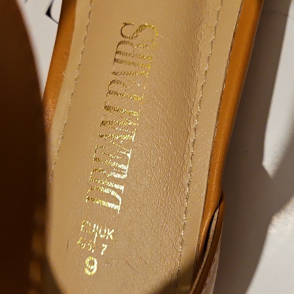 Dream Pairs Pointed Toe Tan Ankle Strap Shoes - Picture 4 of 11